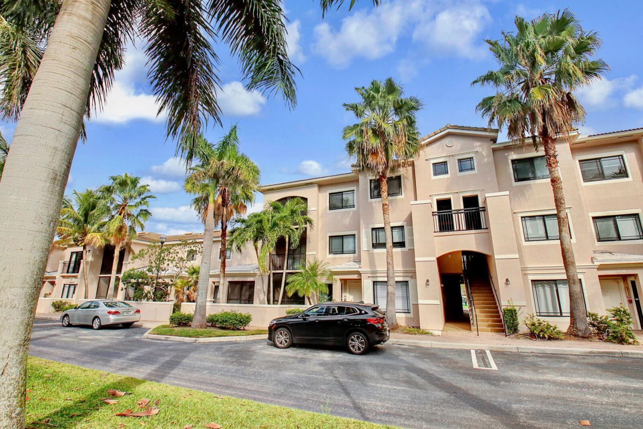 2801 Sarento Place, Unit 304, Palm Beach Gardens, FL 33410 Photo