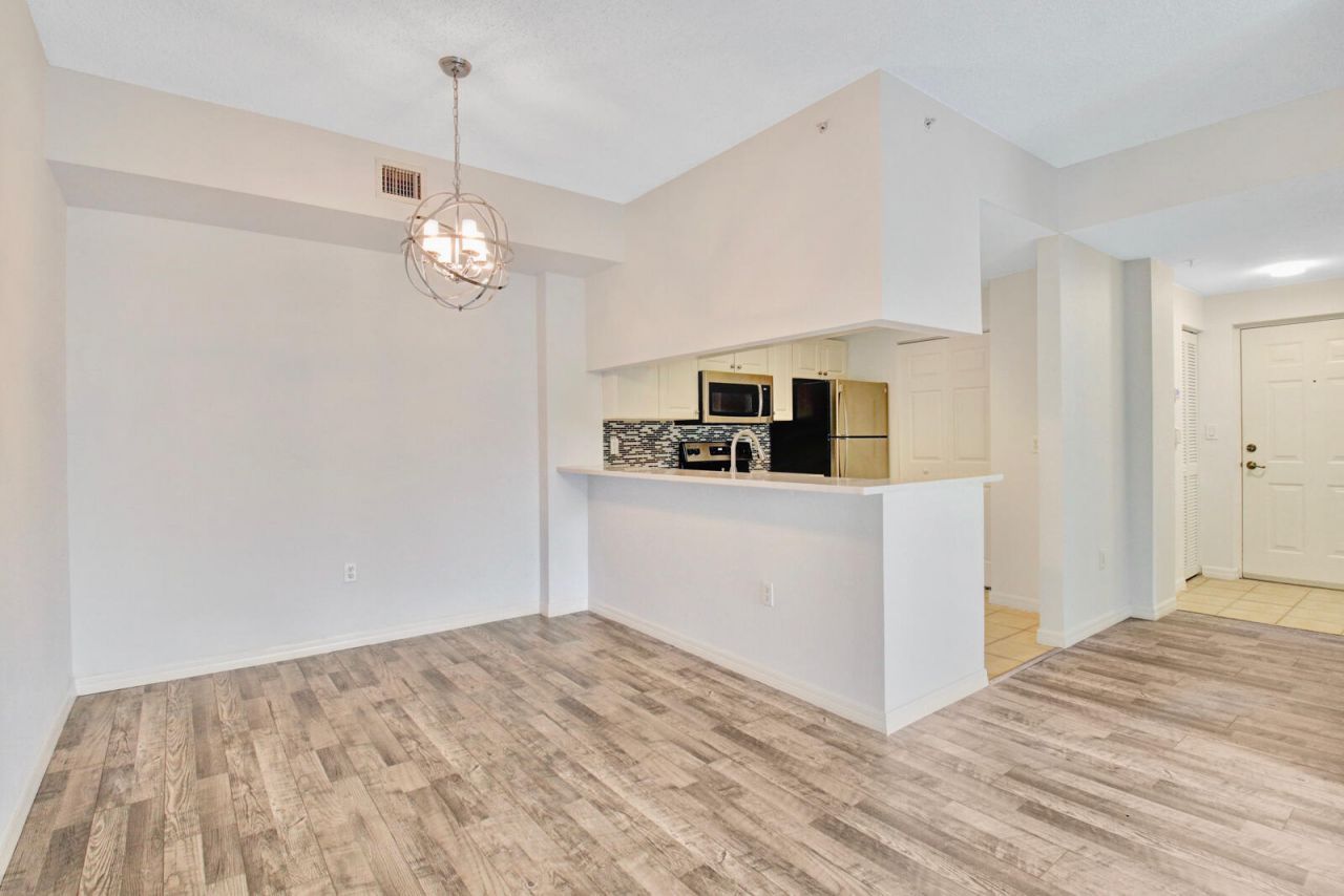 2801 Sarento Place, Unit 304, Palm Beach Gardens, FL 33410 Photo