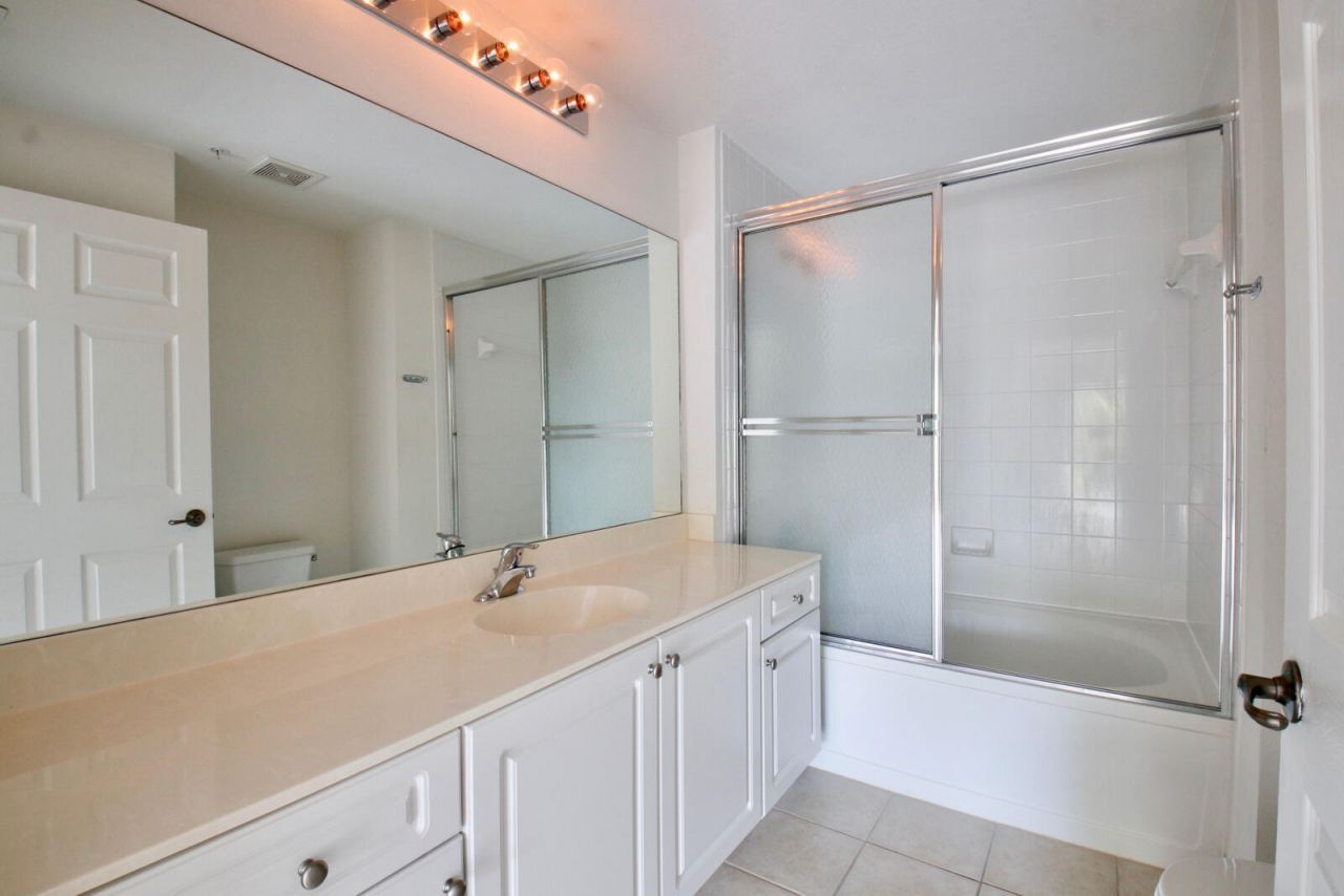 2801 Sarento Place, Unit 304, Palm Beach Gardens, FL 33410 Photo
