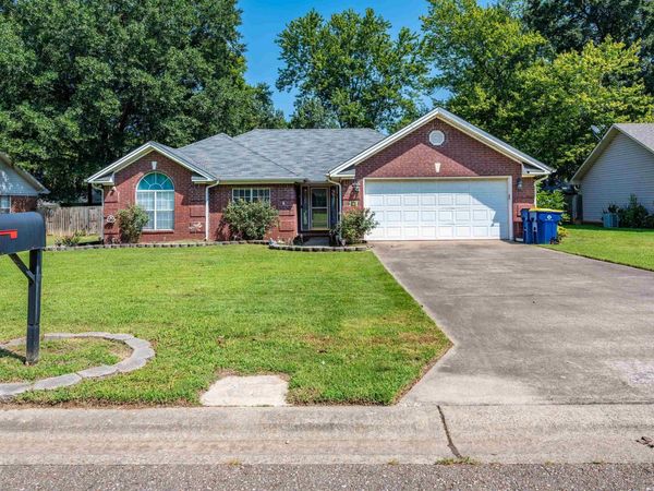 17 Robin Lane, Cabot, AR 72023