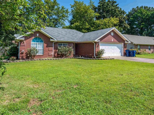 17 Robin Lane, Cabot, AR 72023