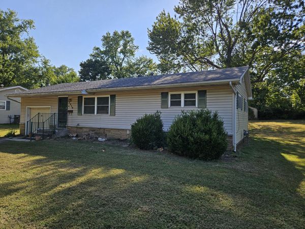1310 6th Street , Monett, MO 65708