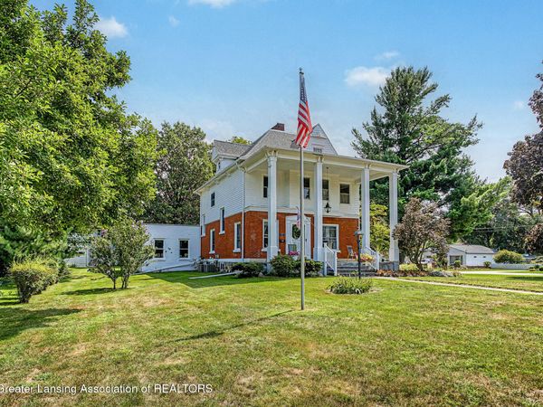 317 S Clinton Street, Stockbridge, MI 49285