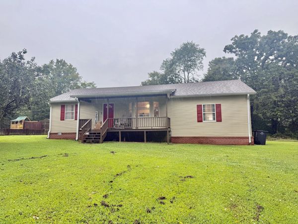 31861 County Road 8 , Florence, AL 35634