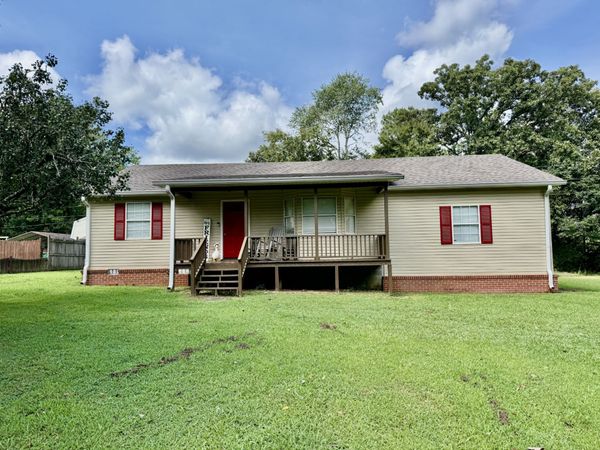 31861 County Road 8 , Florence, AL 35634