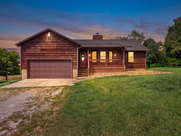 2467 Outlaw Rd, Woodlawn, TN 37191