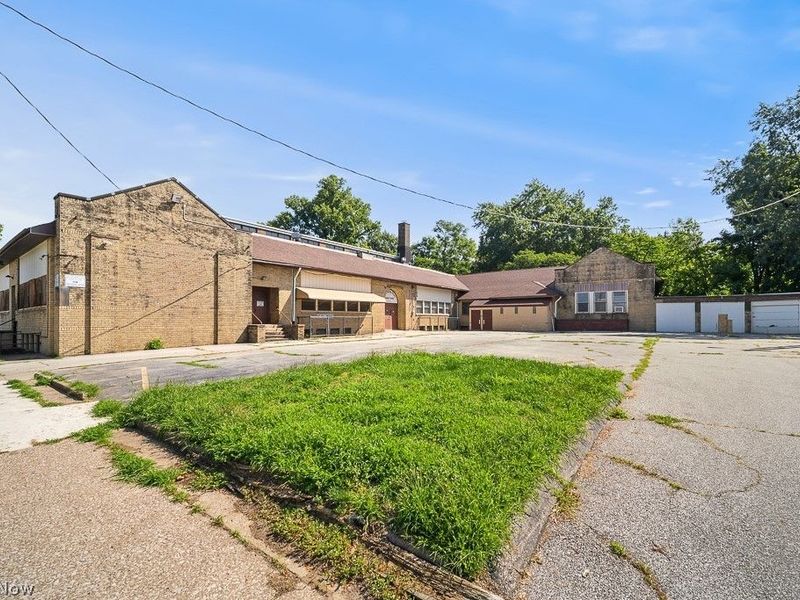 799 E 82nd Street, Cleveland, OH 44103 Photo 2