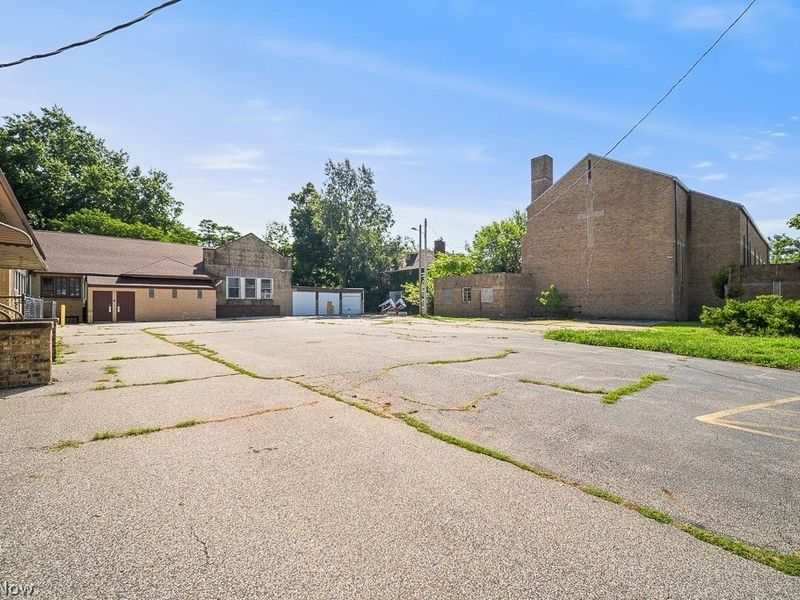799 E 82nd Street, Cleveland, OH 44103 Photo 3