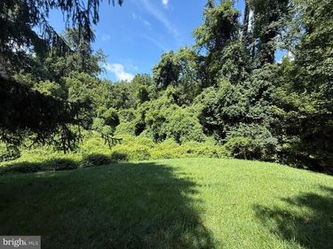 OLD CHESTERBROOK RD, MCLEAN, VA 22101