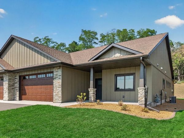 1092 Legend Lane, River Falls, WI 54022