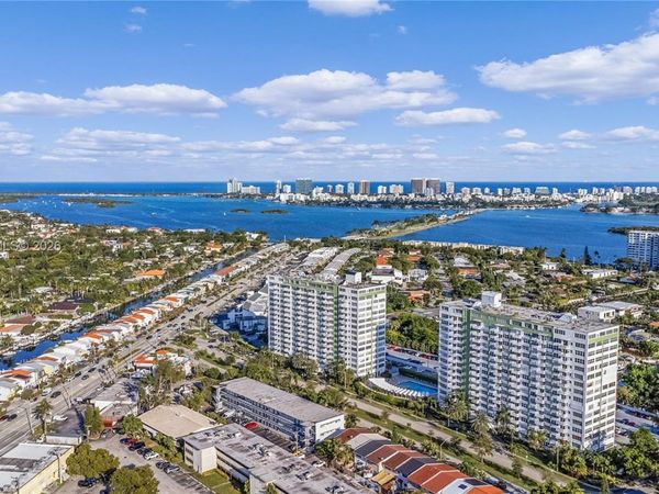 2150 Sans Souci Blvd , Unit B605, North Miami, FL 33181
