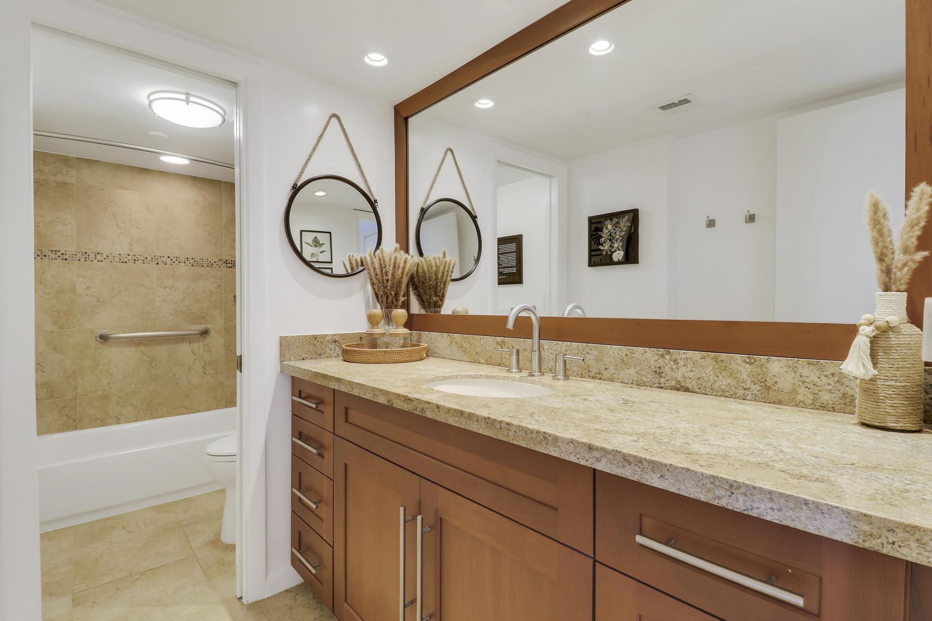 1155 Hillsboro Mile, Unit 403, Hillsboro Beach, FL 33062 Photo