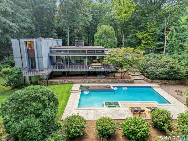 9 Autumn Ridge, Weston, CT 06883