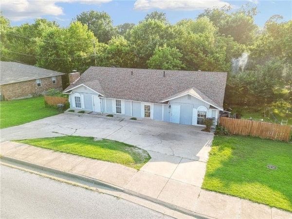 3153-3155 Old Missouri Road , Fayetteville, AR 72703