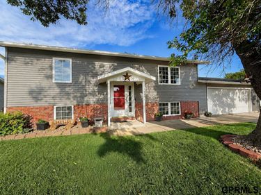 1306 N Hampton Street N, Lexington, NE 68850