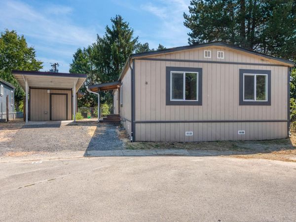 906 SW Alder (#18) St, Dundee, OR 97115