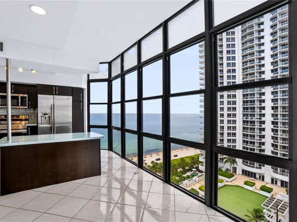 6423 Collins Ave, Unit 1702, Miami Beach, FL 33141