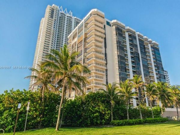 6423 Collins Ave, Unit 1702, Miami Beach, FL 33141