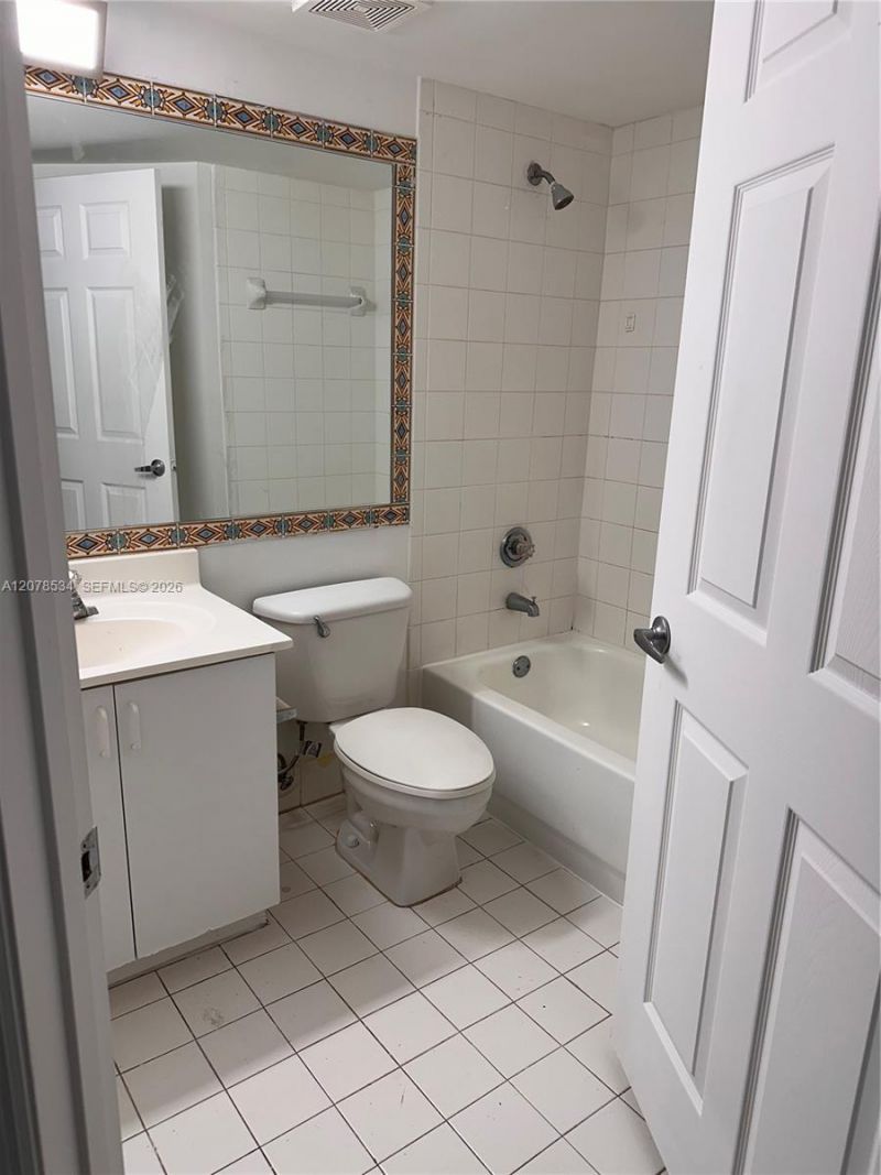 9640 NW 2nd St , Unit 5-306, Pembroke Pines, FL 33024 Photo
