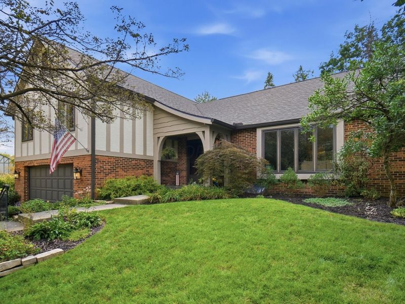 8627 Gairloch Court, Dublin, OH 43017 Photo 2