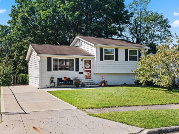 617 Oak Hollow Court , Columbus, OH 43228