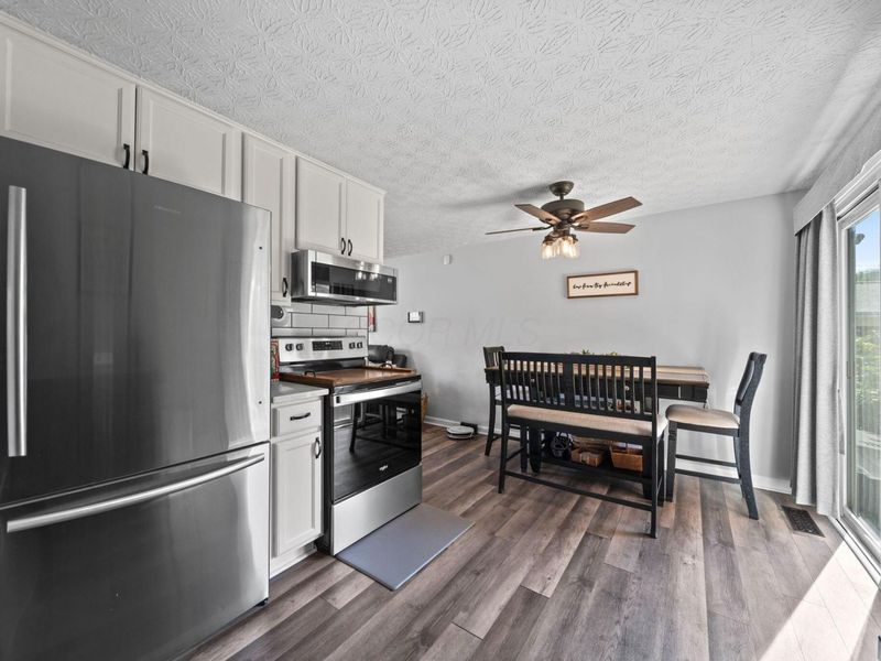 617 Oak Hollow Court, Columbus, OH 43228 Photo 6