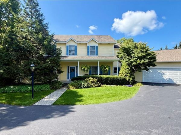 1021 Autumntree Ct , Skaneateles, NY 13152
