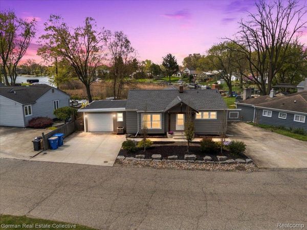 4583 FOREST Avenue , Waterford Township, Mi 48328
