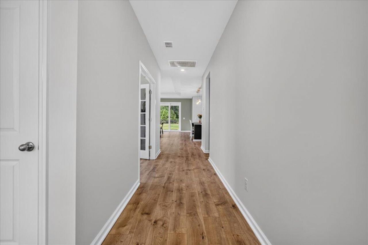 1070 Wading Point Boulevard Photo 4