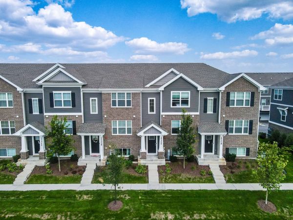 17317 Roscommon Road, Tinley Park, IL 60477