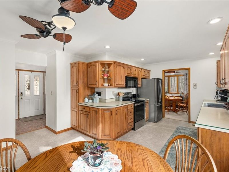 843 Wildwood Drive, Willard, OH 44890 Photo 7