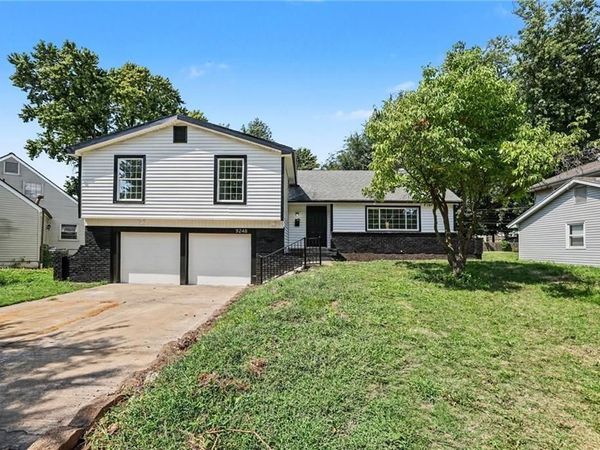 9248 Switzer Street, Overland Park, KS 66214