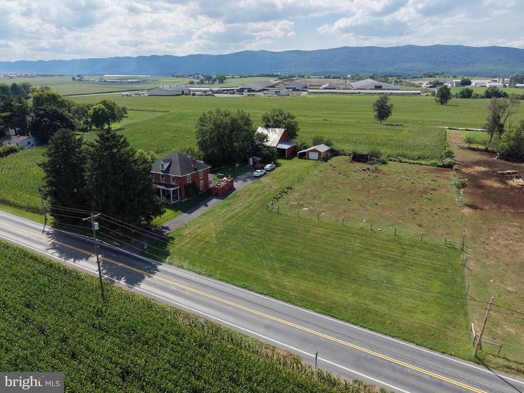 7351 CORNER ROAD , MERCERSBURG, PA 17236