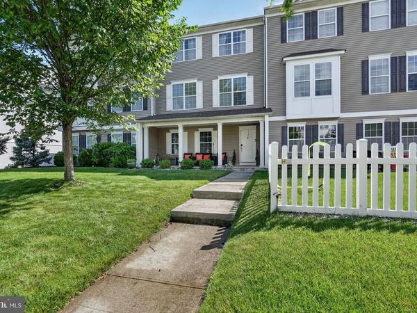 24 MOUNTIE LANE , CHESTERFIELD, NJ 08515