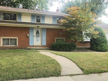 31873 Lafler Drive, Rockwood, Mi 48173