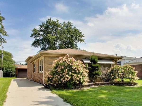15535 University Avenue , Dolton, IL 60419