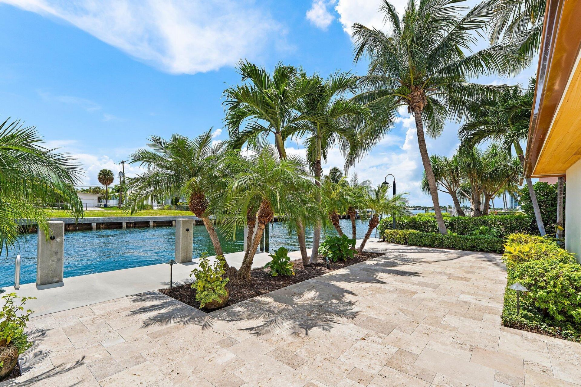 1051 Coral Way, West Palm Beach, FL 33404 Photo