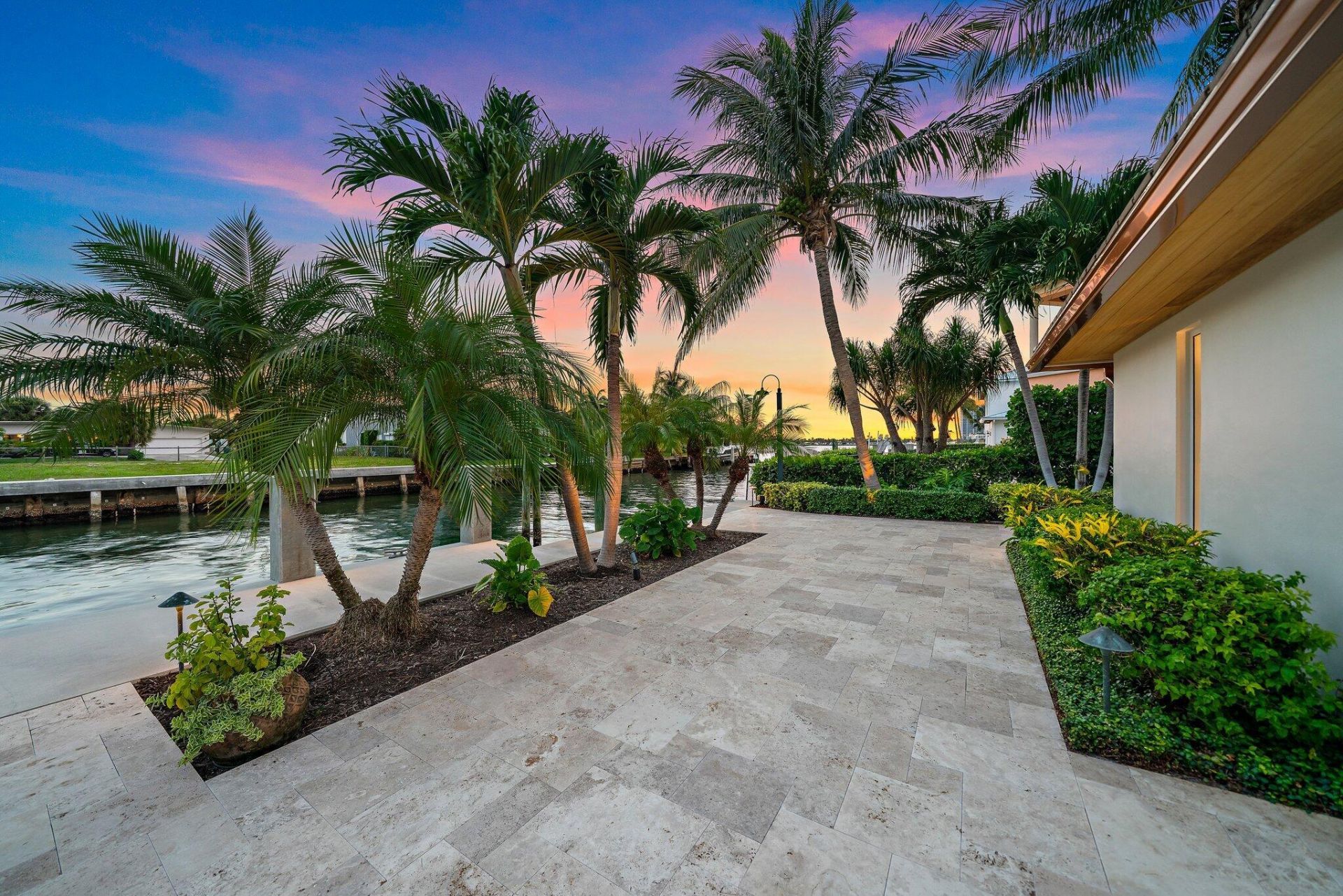1051 Coral Way, West Palm Beach, FL 33404 Photo