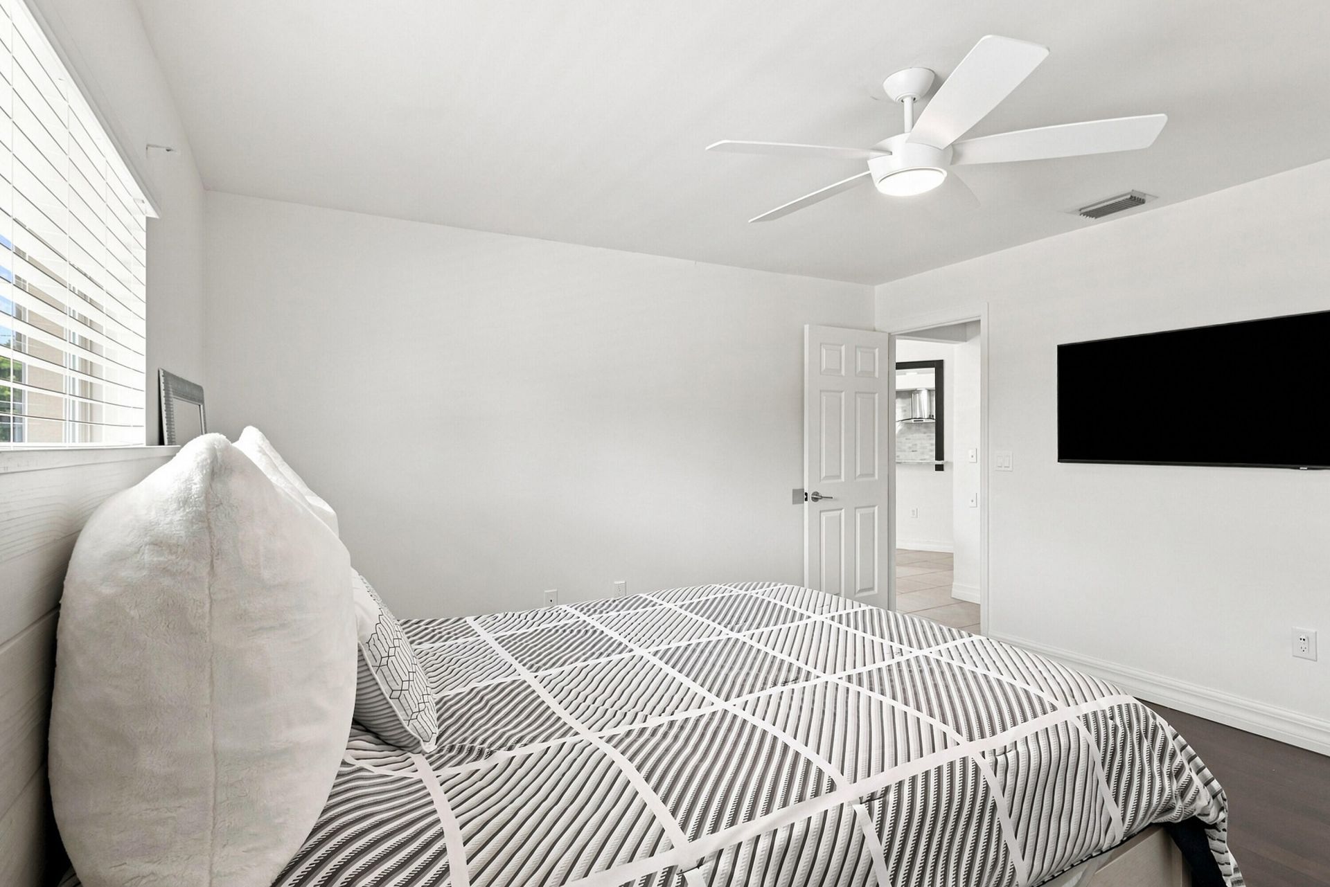 680 Manhattan Street E, Lehigh Acres, FL 33974 Photo