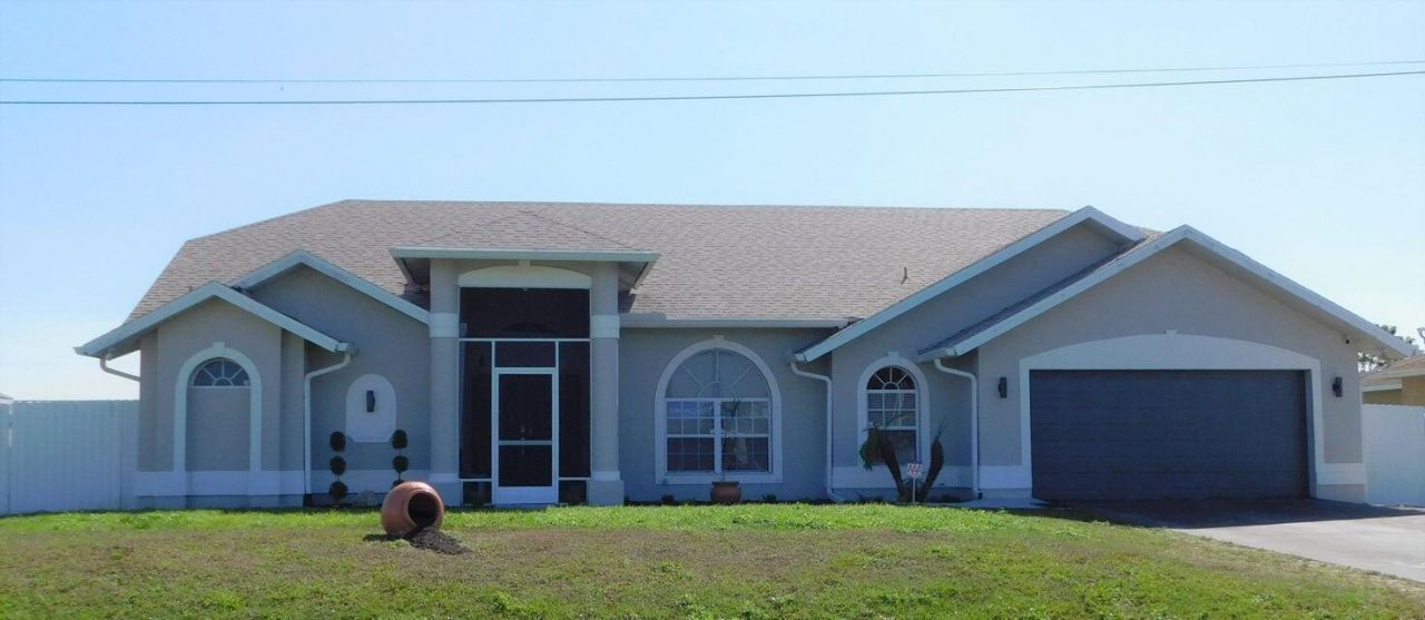 680 Manhattan Street E, Lehigh Acres, FL 33974 Photo