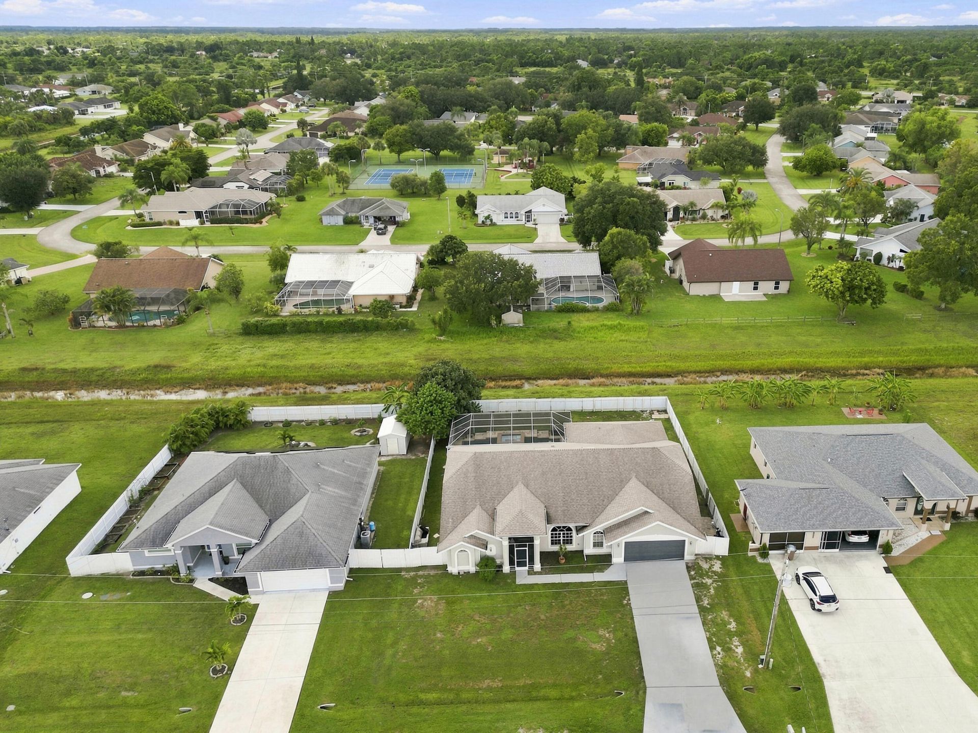 680 Manhattan Street E, Lehigh Acres, FL 33974 Photo