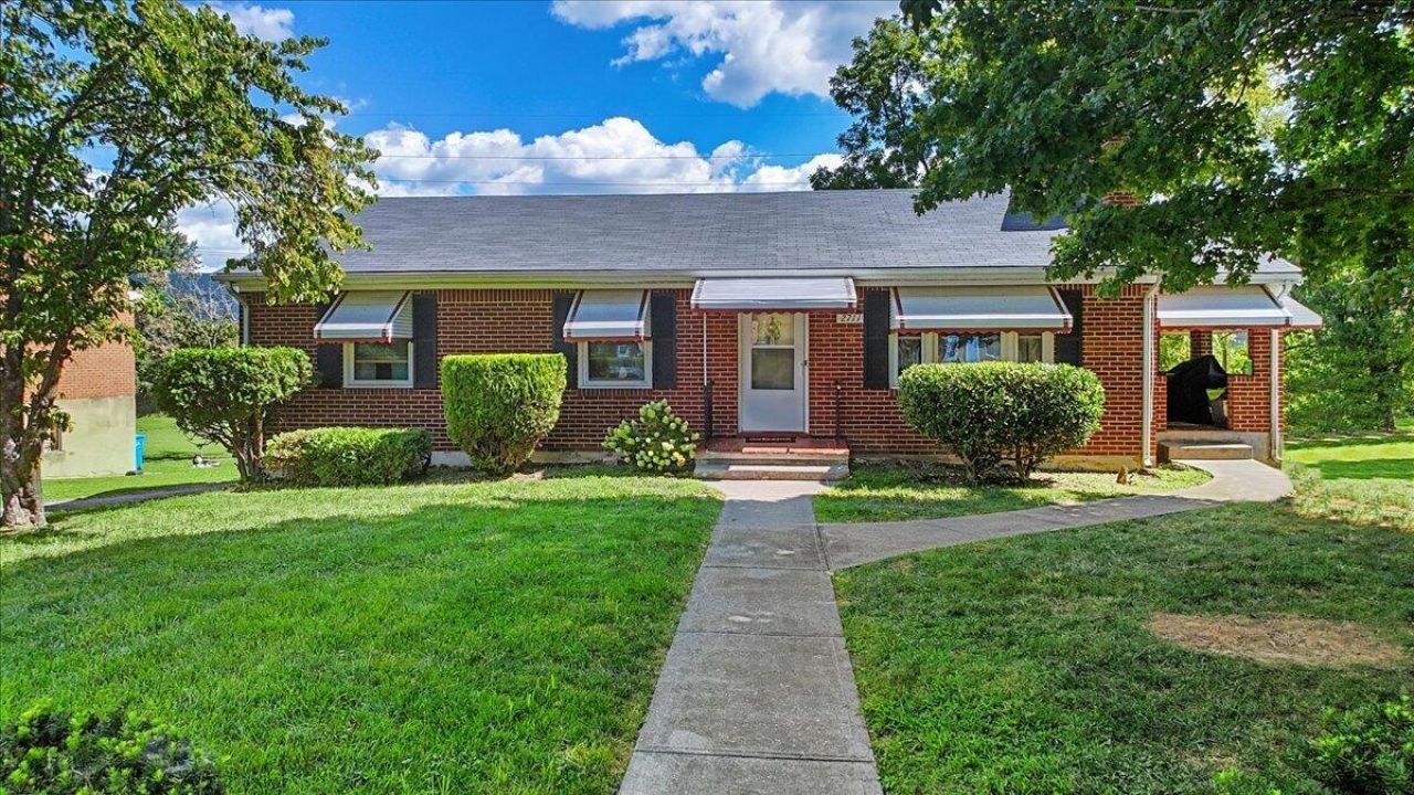 2711 Brooklyn Dr Nw, Roanoke, VA 24017 Main Photo