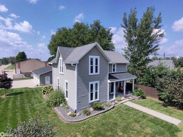 194 S Orchard Street, Brooklyn, IA 52211