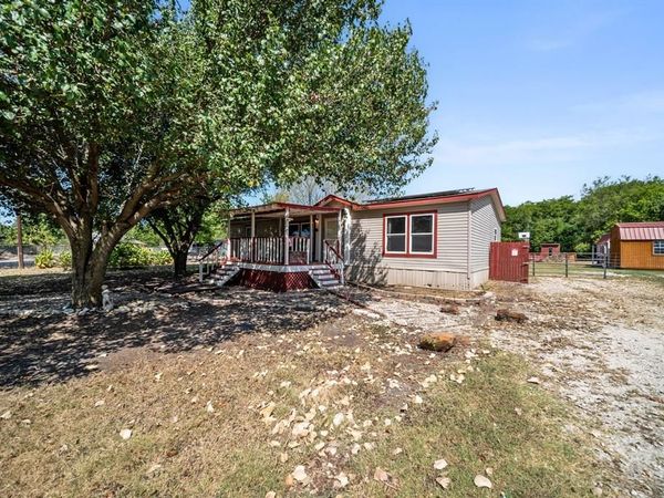 247 Chapel Hill Lane , Waxahachie, TX 75165