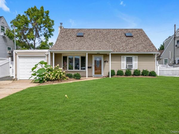 1055 Jefferson Street , Baldwin, NY 11510
