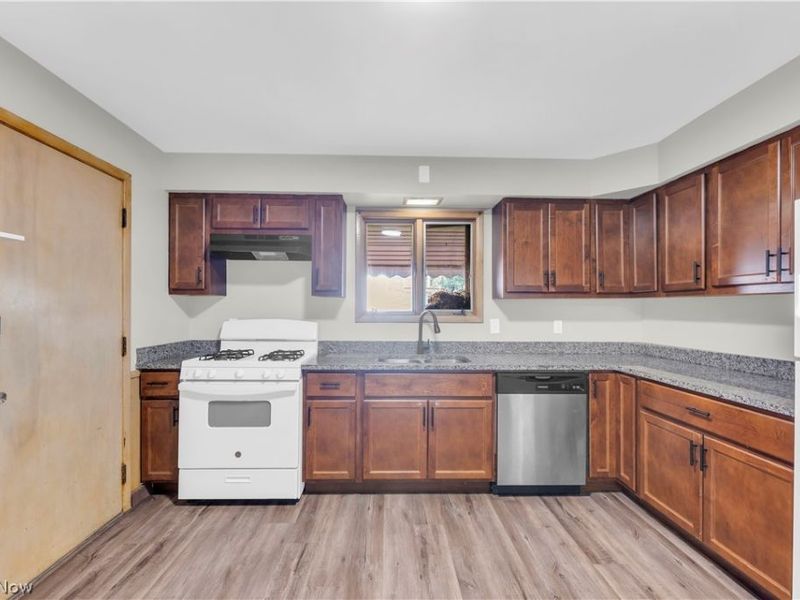 3460 Hetzel Drive, Parma, OH 44134 Photo 10