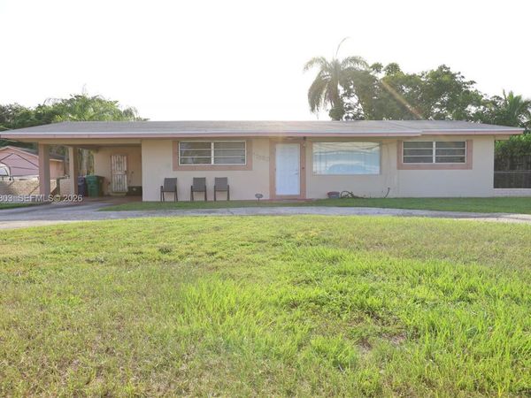 17530 NW 27th Ct , Miami Gardens, FL 33056