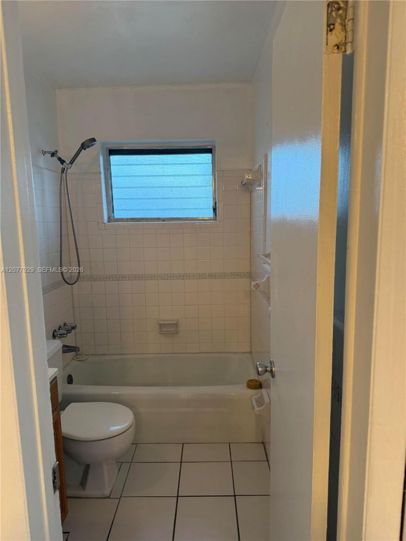 7811 Johnson St, Unit 1E, Pembroke Pines, FL 33024 Photo