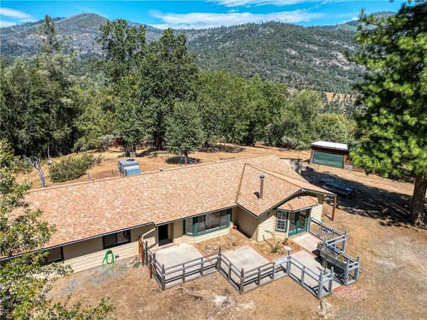 43696 Whispering Pines Drive, Oakhurst, CA 93644