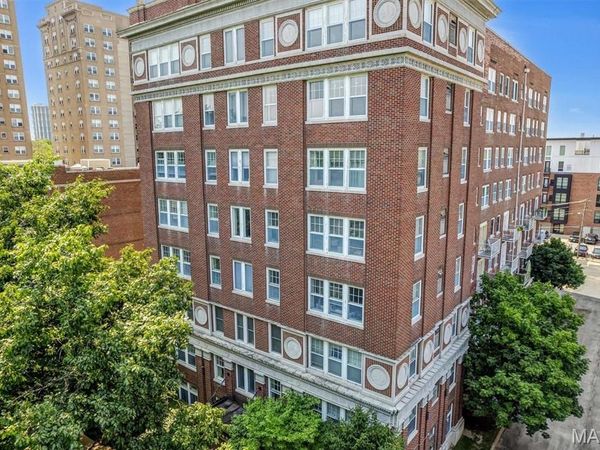 5330 Pershing Avenue , Unit 406, St Louis, MO 63112